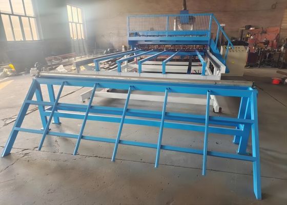 Μέγεθος 200*50mm μηχανή συγκόλλησης πλέγματος καλωδίων φρακτών 380volt 50HZ τρυπών