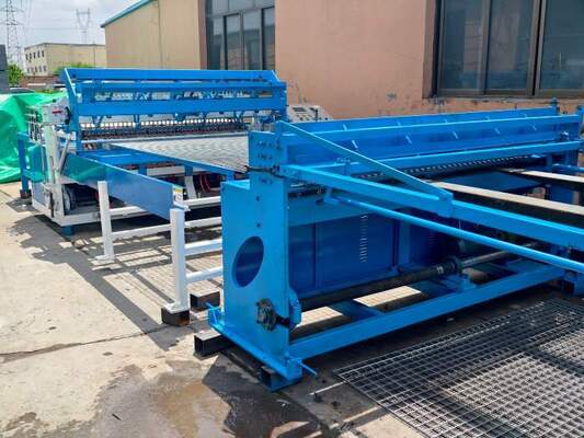 Μήκος φράχτη 3m Mesh Size 50*200mm Fence Mesh Machine συγκόλλησης